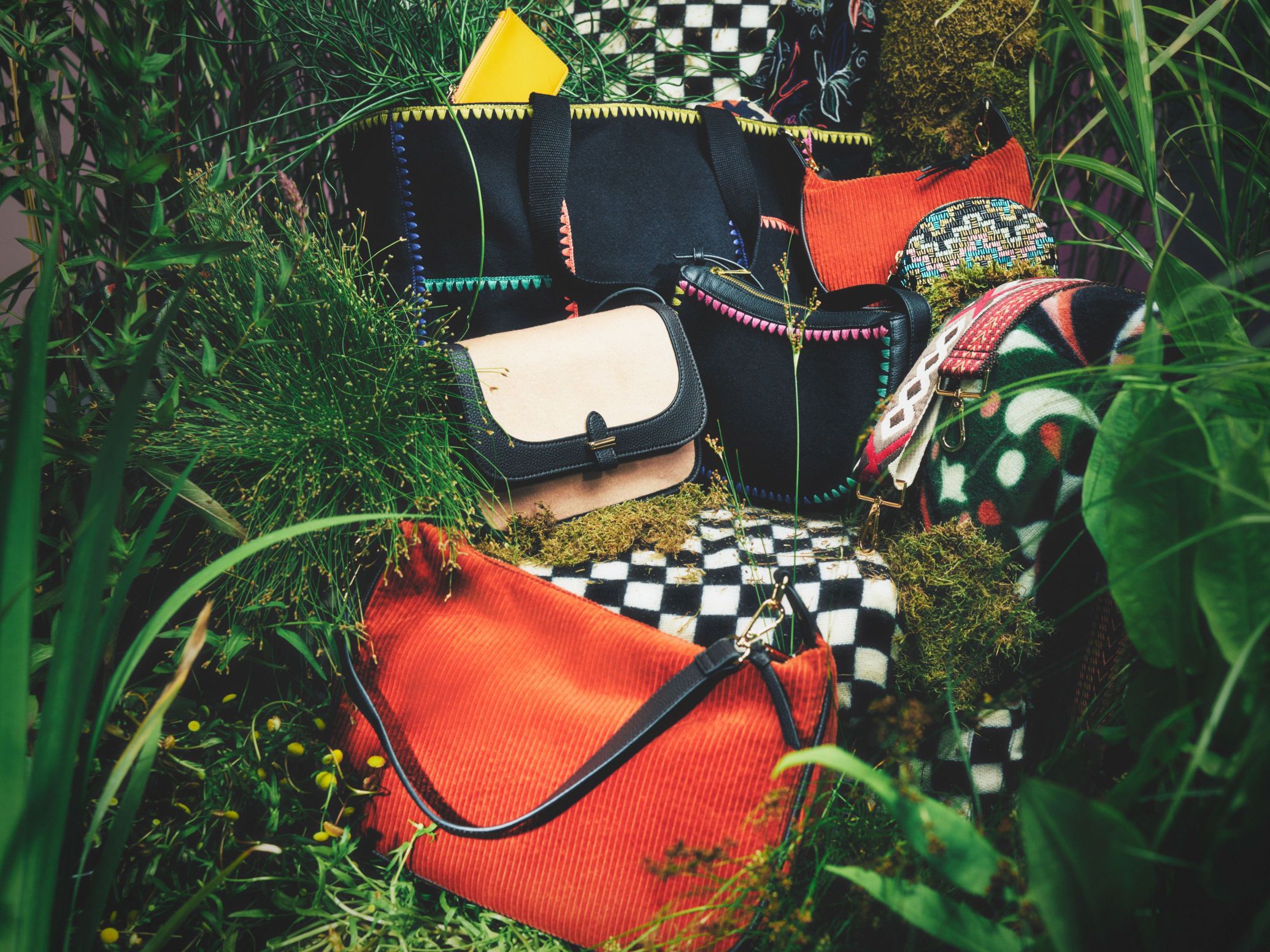 6 TYPES OF PURSES AND WALLETS EVERY WOMAN MUST HAVE