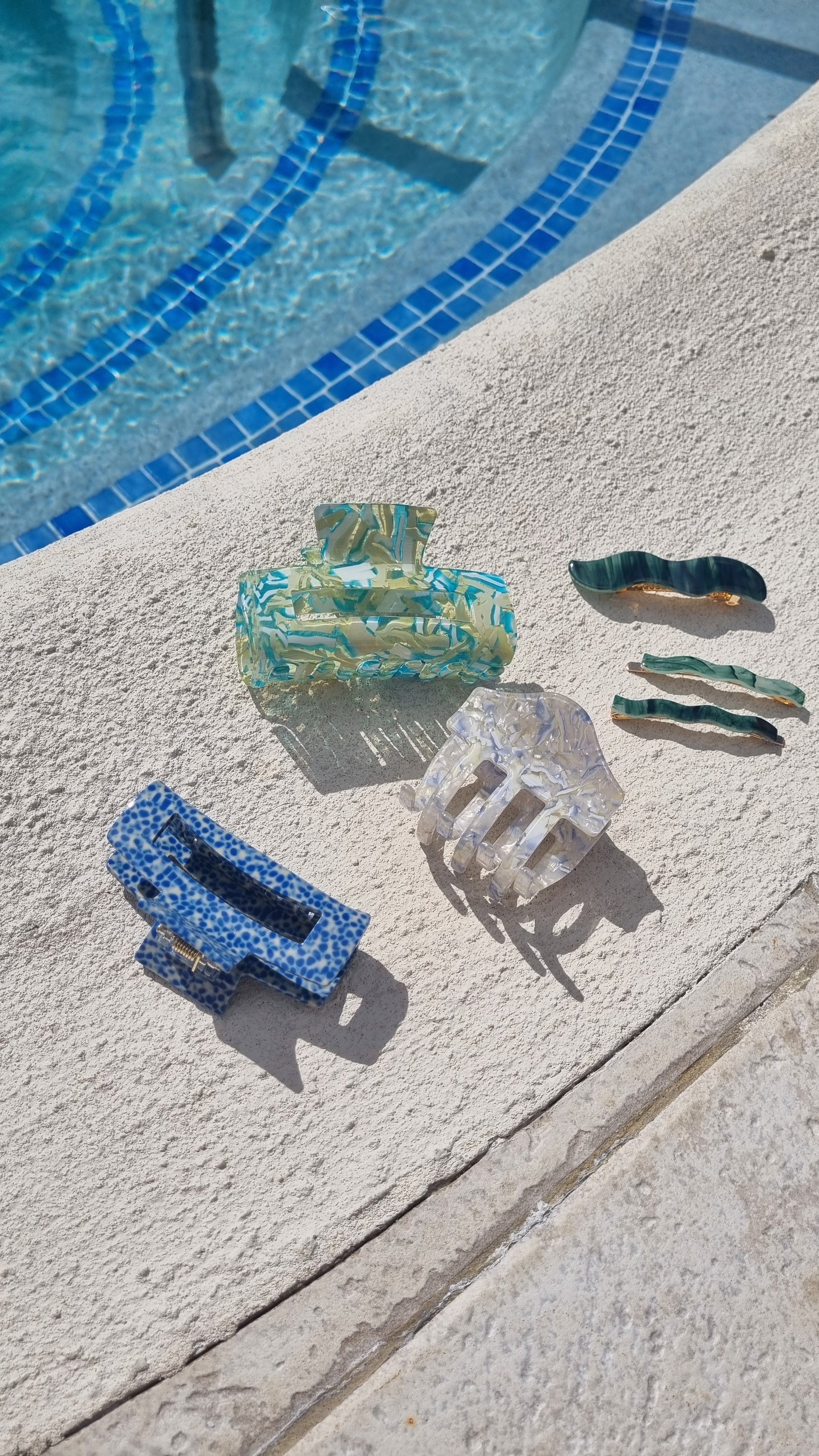 8 DIFFERENT TYPES OF HAIR CLIPS EVERY WOMAN SHOULD HAVE