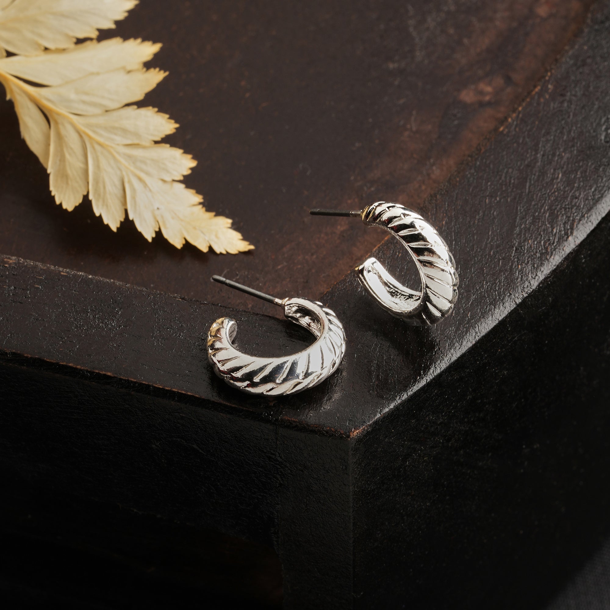 Accessorize London Women'S Silver Dfg Ribbed Chunky Hoop Earring