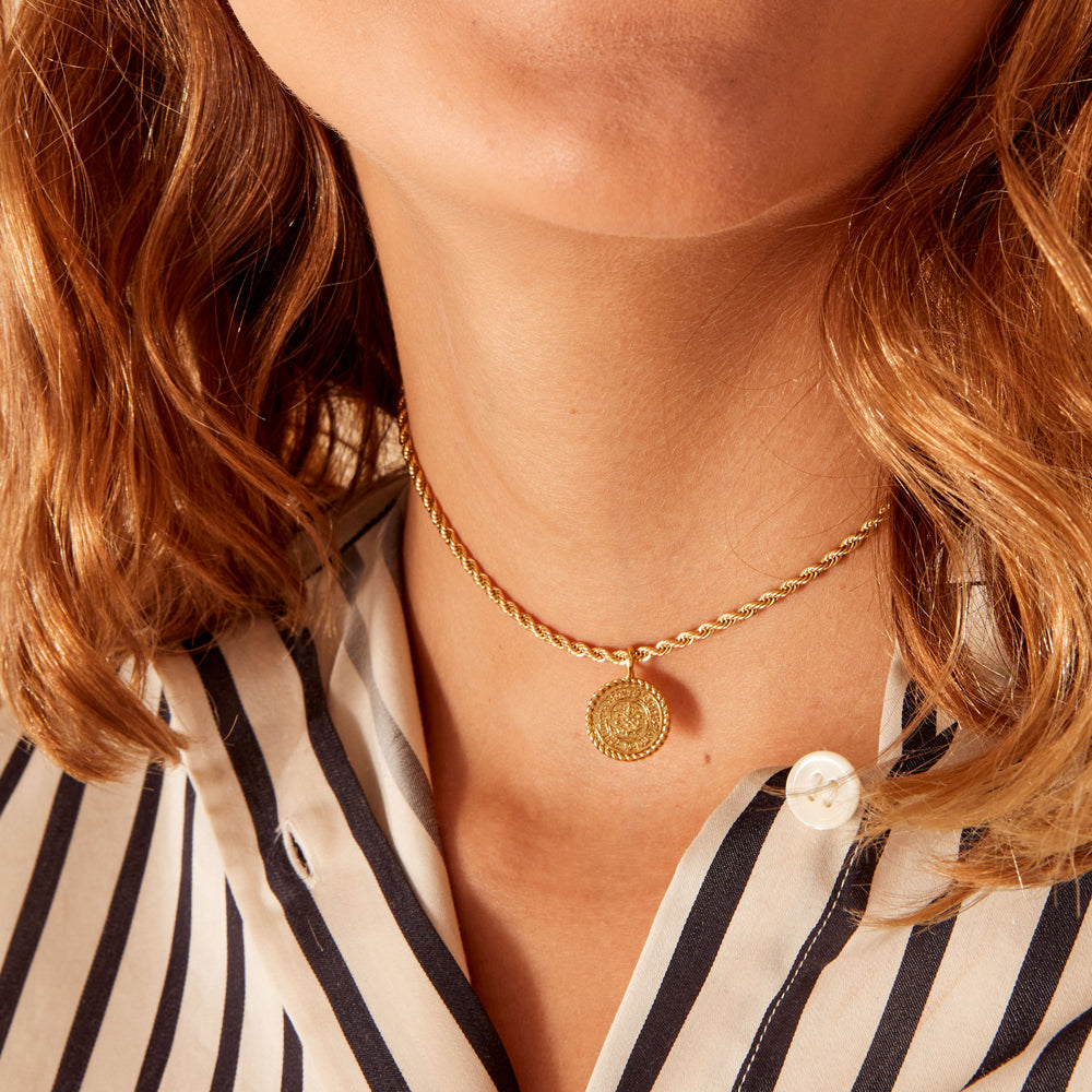 Real Gold Plated Gold Z Modern Heirloom Rope Chain Coin Choker Necklace