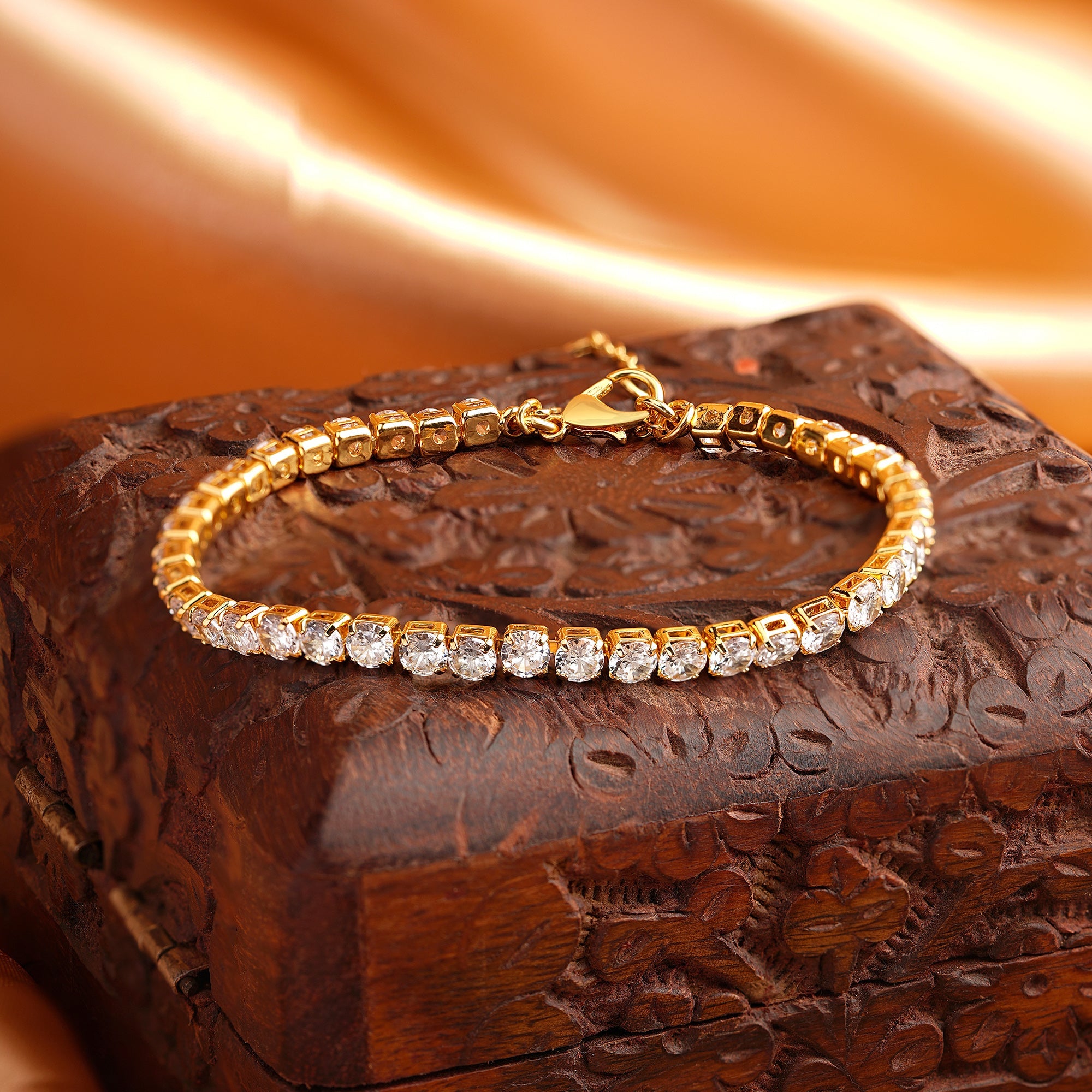 Sparkling Tennis Bracelet, Gold plated