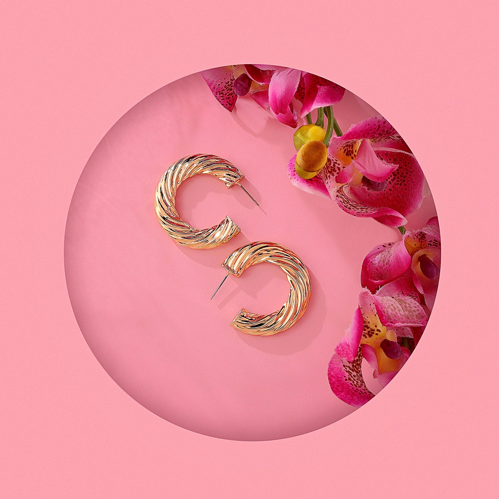 Accessorize London Women's Twisted Chunky Hoop Earring Gold