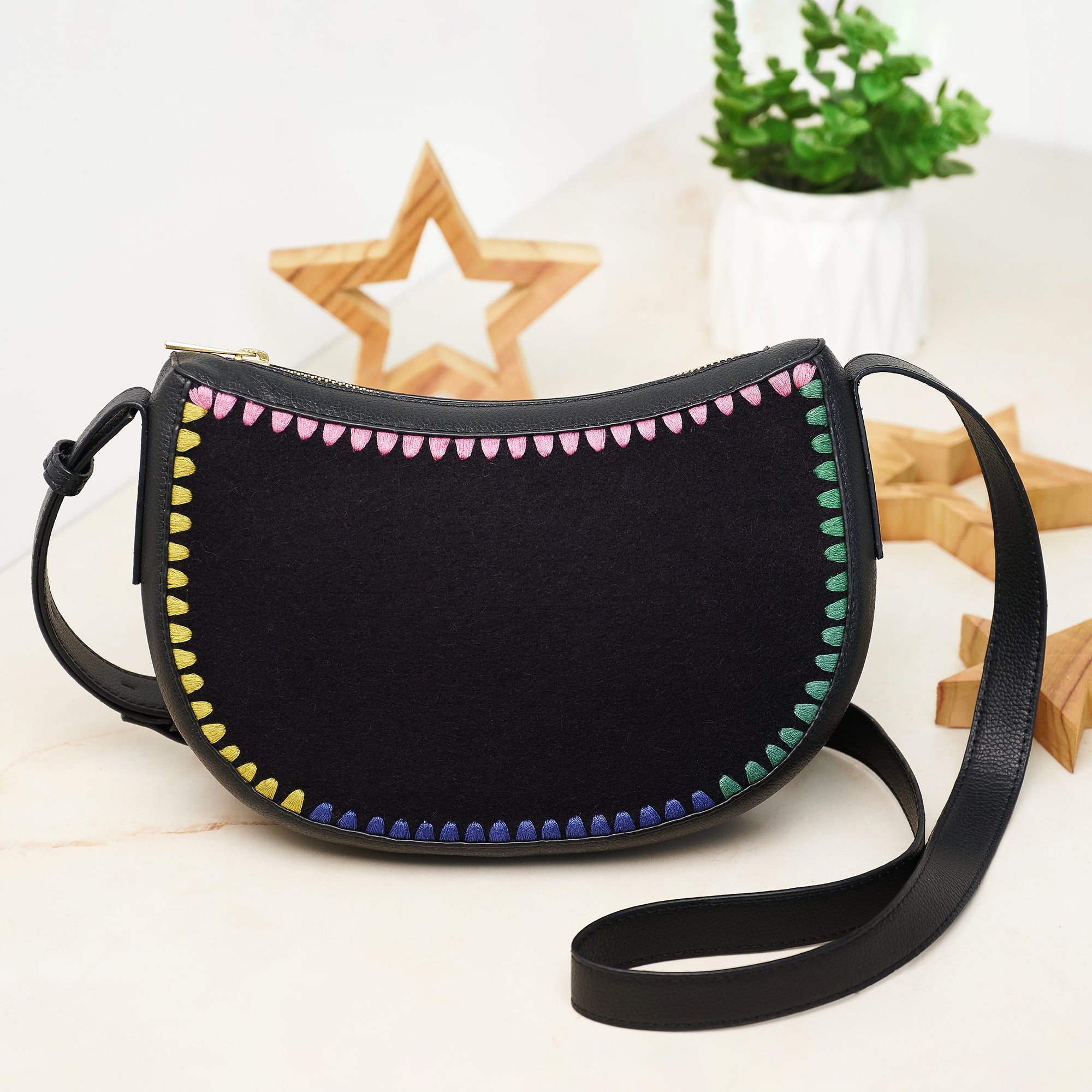 Accessorize London Women's Black Stitch Cross-Body Bag