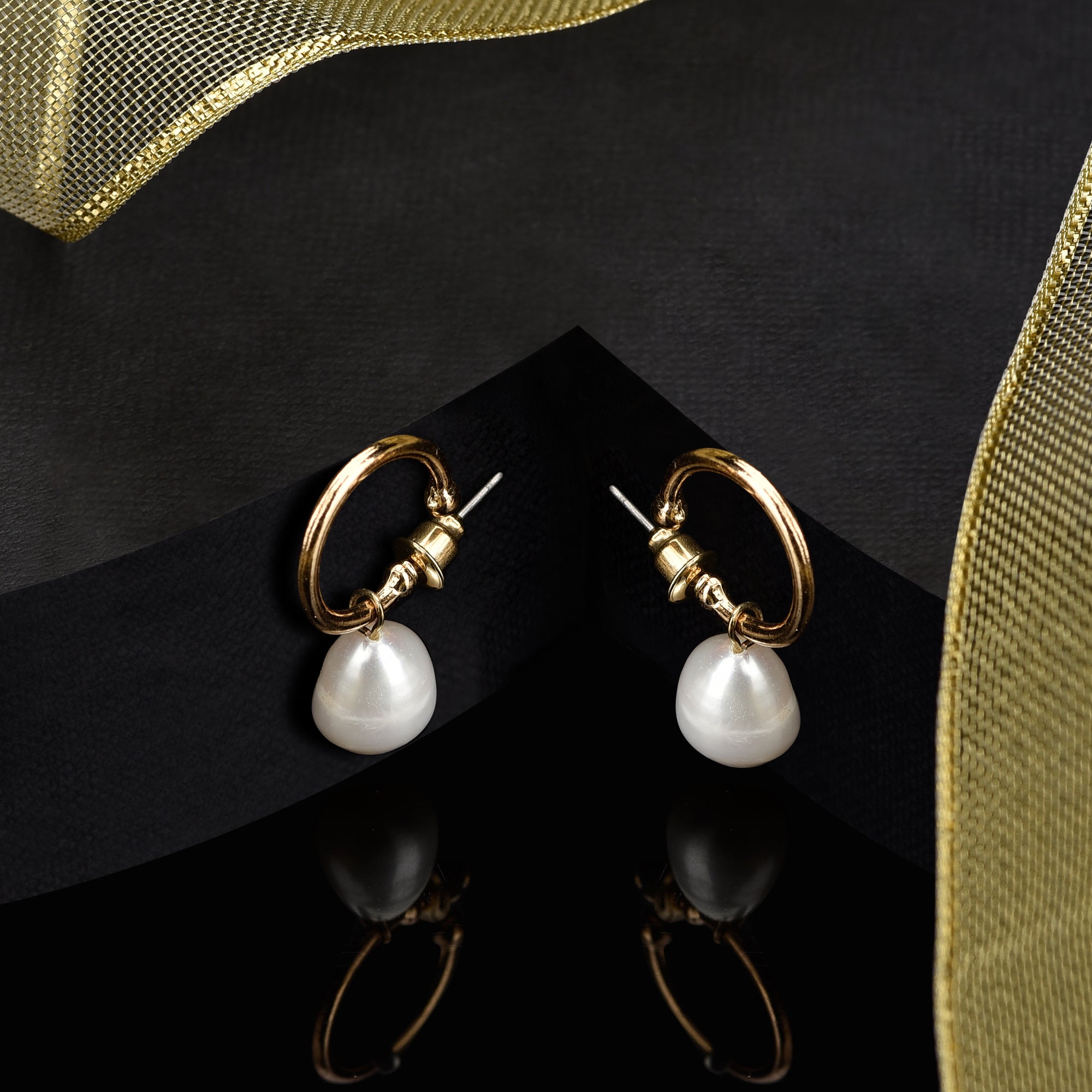 Accessorize London Women'S Gold Freshwater Pearl Hoop Earring