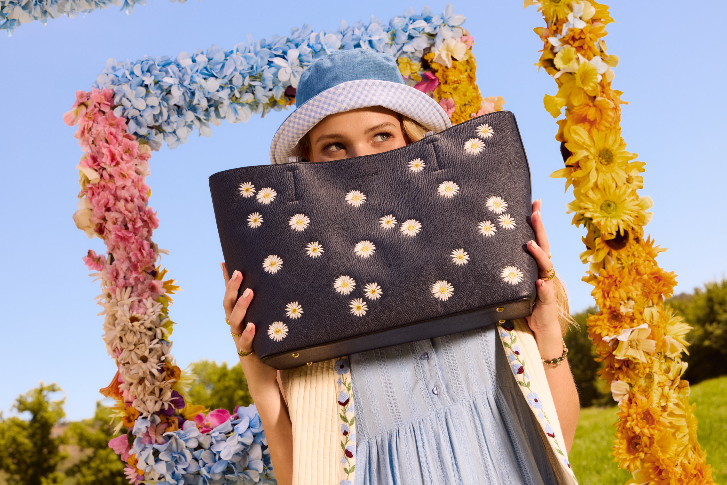 TOP 7 FEAUTURES TO LOOK FOR IN A LAPTOP BAG THAT SCREAMS FASHION