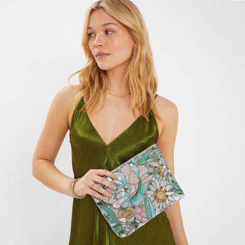 Green Hand Beaded Daisy Wristlet Clutch Bag