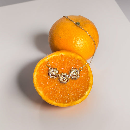 Boxed Flower Pendant Necklace Gold