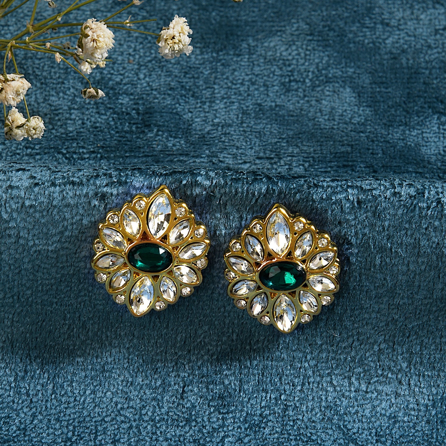 Emerald Stone Earrings Small – Mugdha Jewellery