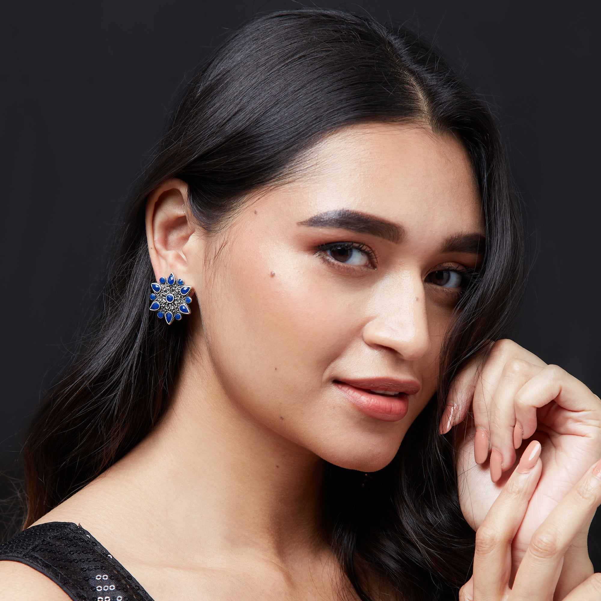 Accessorize London Women's Oxidised Flower Tops Earring
