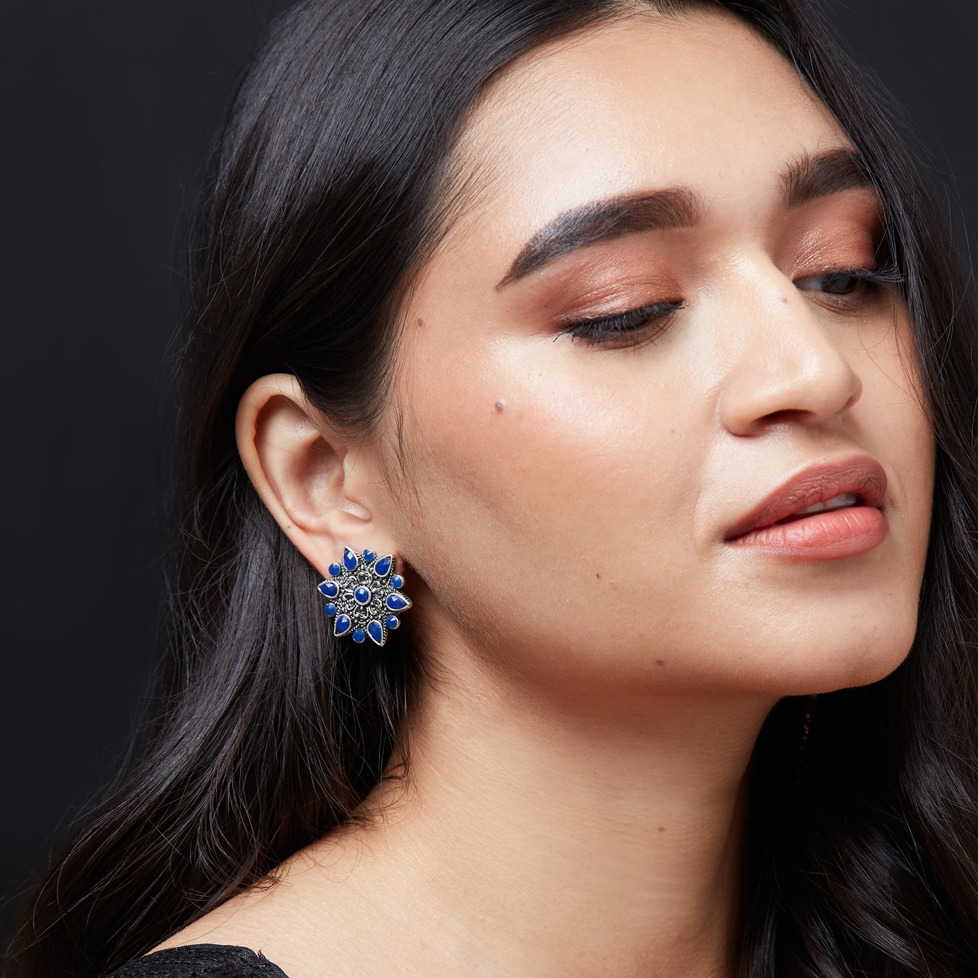 Accessorize London Women's Oxidised Flower Tops Earring
