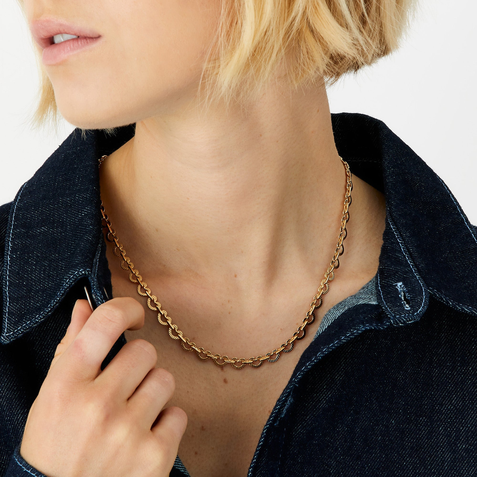 Accessorize London Women's Gold Super Classics Heart Link Collar Necklace