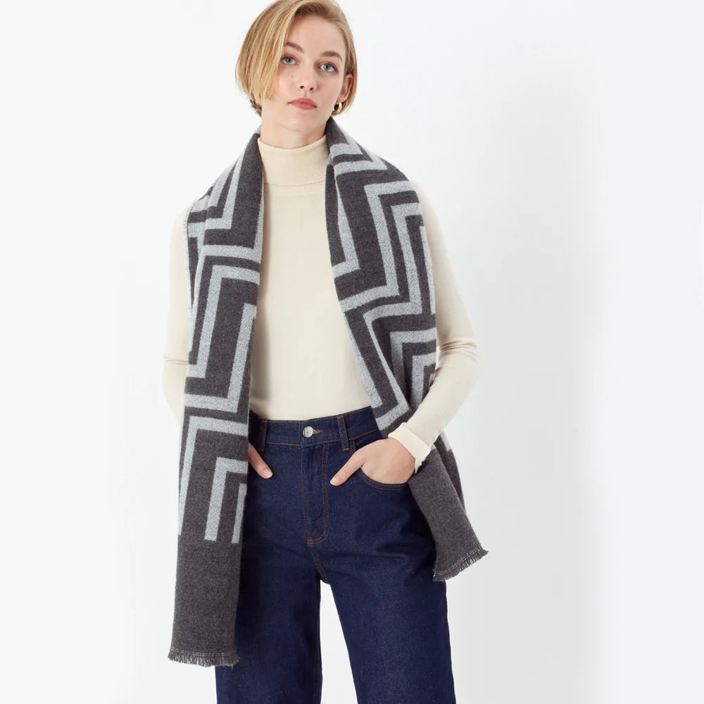 Accessorize London Women's Grey Firenze Geo Supersoft Blanket