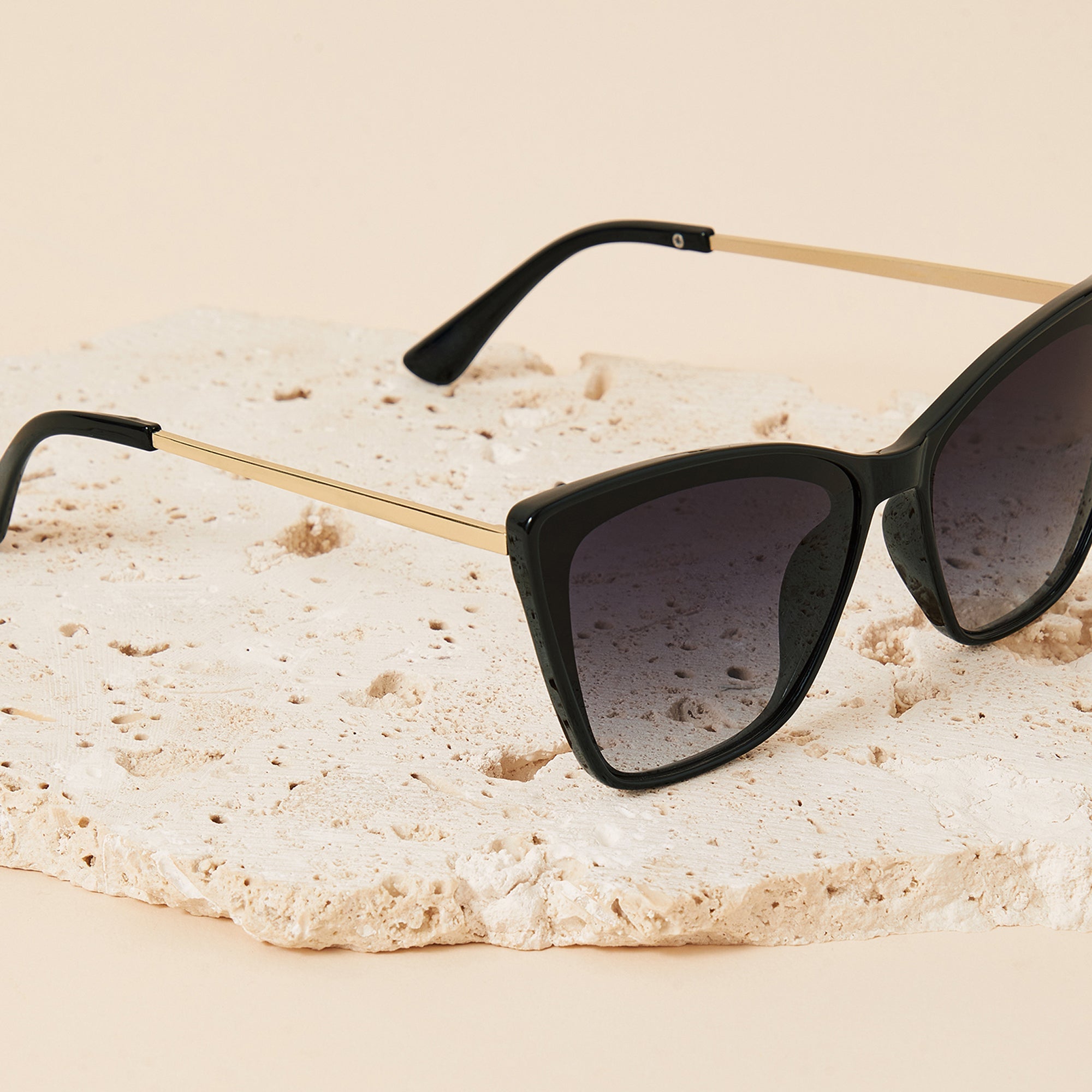Thin Arm Cat-Eye Sunglasses