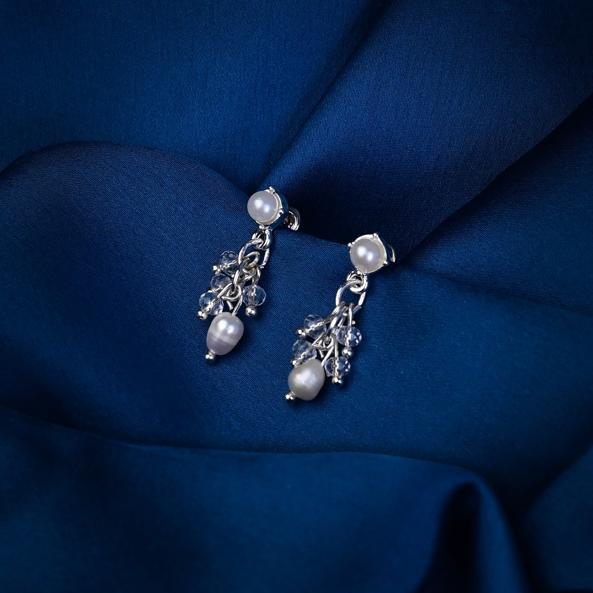 PAPARAZZI BUBBLING TO THE SURFACE - BLUE PEARL EARRINGS POLISHED SILVER –  Bee's Bling Bash