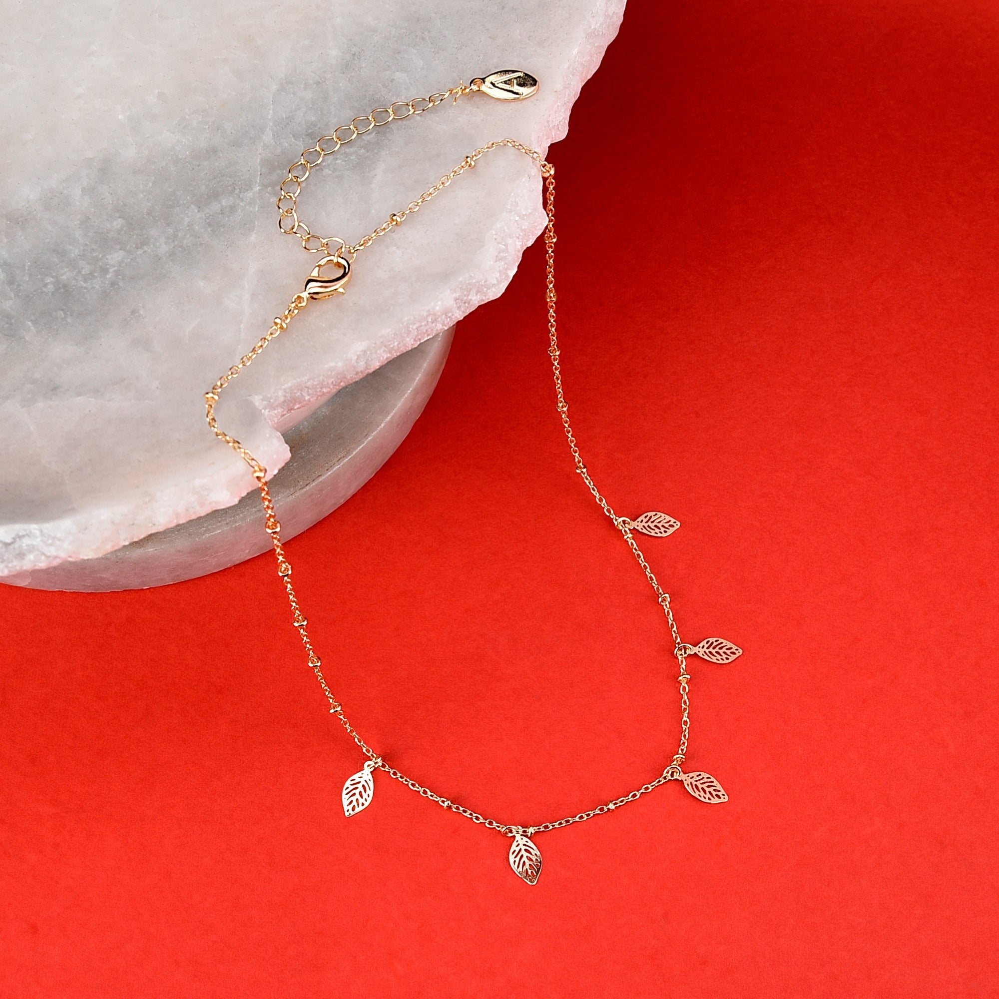 Accessorize London Discy Leaf Necklace