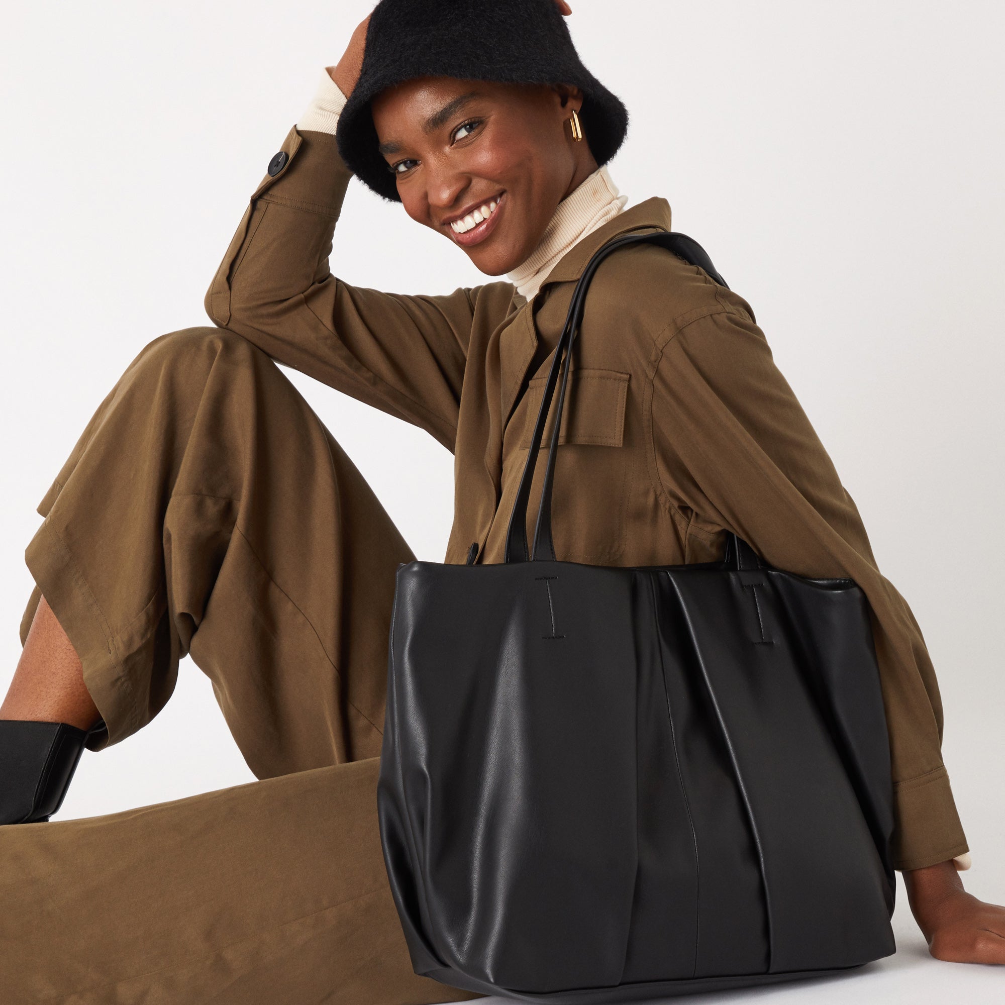 Accessorize London Women's Faux Leather Savannah Pleated slouch shopper