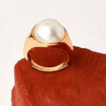 Accessorize London Women's Reconnected Pearl Chubby Gold Ring Small
